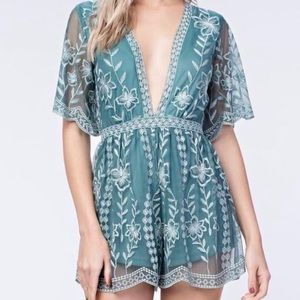 Honey Punch Deep V Lace Romper 🍯